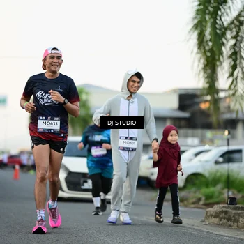 Runner Photo 7907825
