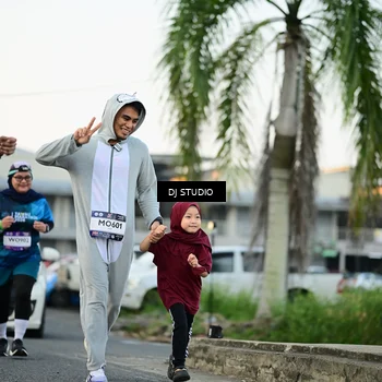 Runner Photo 7907840