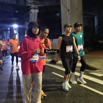 Runner Photo 7907915