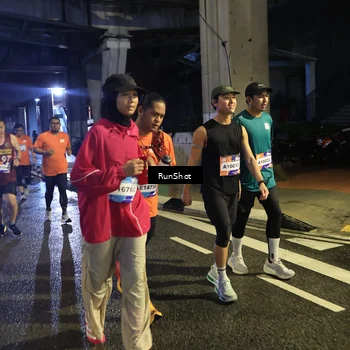 Runner Photo 7907920