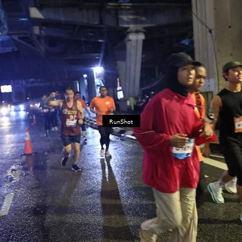 Runner Photo 7907933