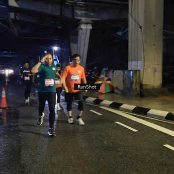 Runner Photo 7907997