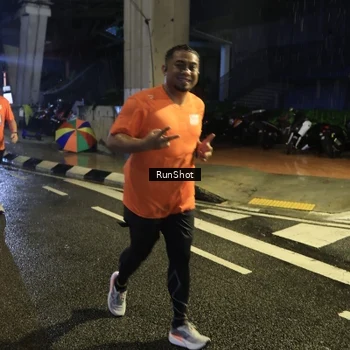 Runner Photo 7907999
