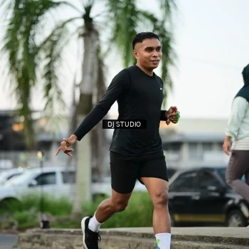 Runner Photo 7908002