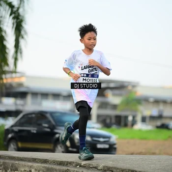 Runner Photo 7908009