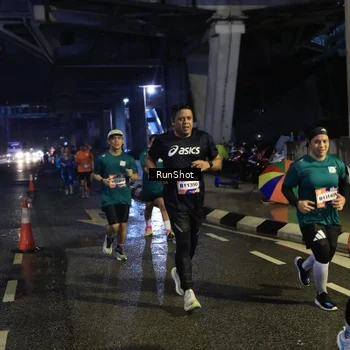 Runner Photo 7908044