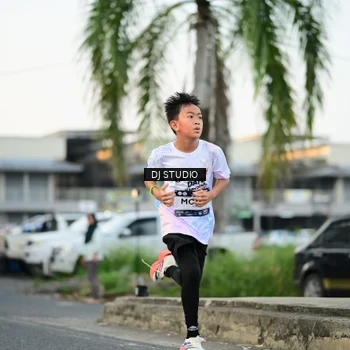 Runner Photo 7908063