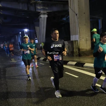 Runner Photo 7908068