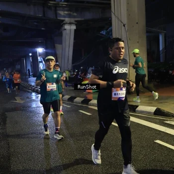 Runner Photo 7908071