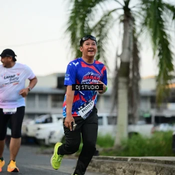 Runner Photo 7908119