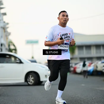 Runner Photo 7908135