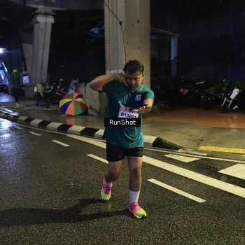 Runner Photo 7908137