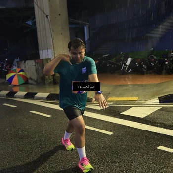 Runner Photo 7908147