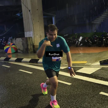 Runner Photo 7908152