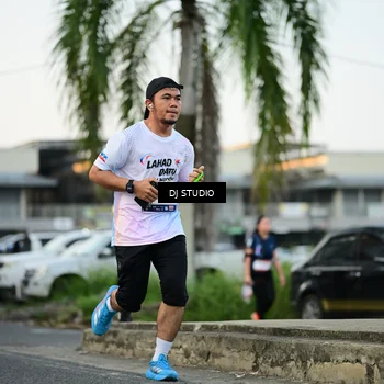 Runner Photo 7908211