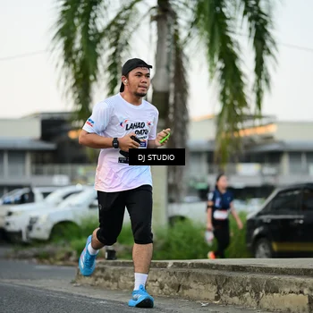 Runner Photo 7908218