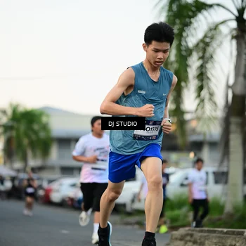 Runner Photo 7908263