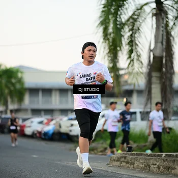 Runner Photo 7908275