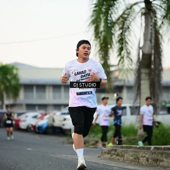 Runner Photo 7908276