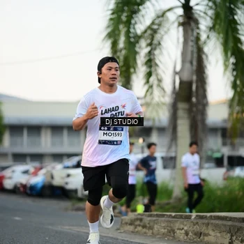 Runner Photo 7908282