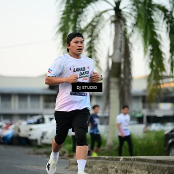 Runner Photo 7908288