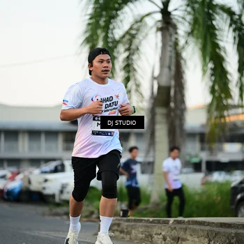 Runner Photo 7908294