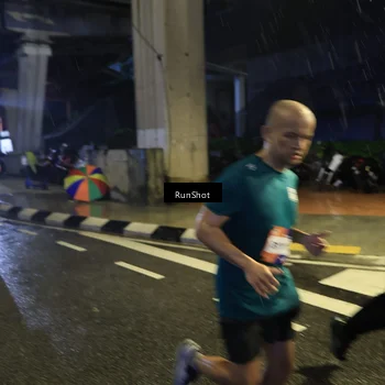 Runner Photo 7908335