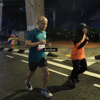 Runner Photo 7908339
