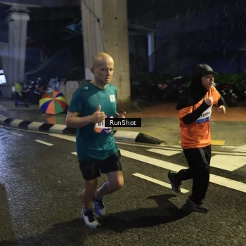 Runner Photo 7908349