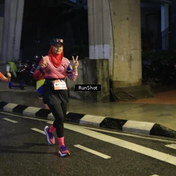 Runner Photo 7908373