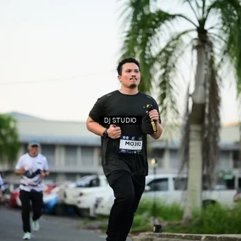 Runner Photo 7908401