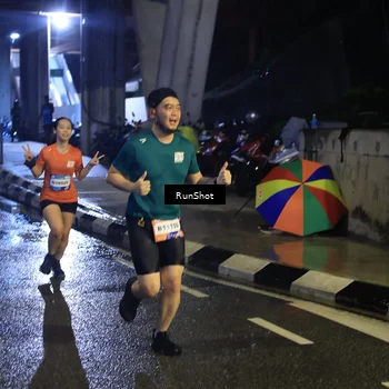 Runner Photo 7908409