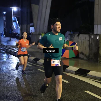 Runner Photo 7908426