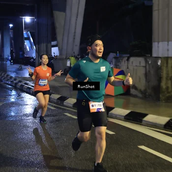 Runner Photo 7908429