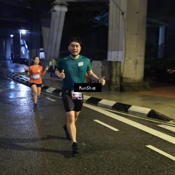 Runner Photo 7908440