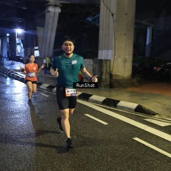 Runner Photo 7908441