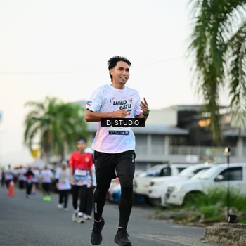 Runner Photo 7908544
