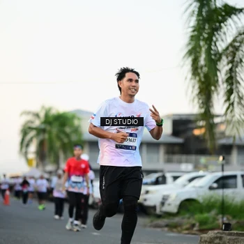 Runner Photo 7908549