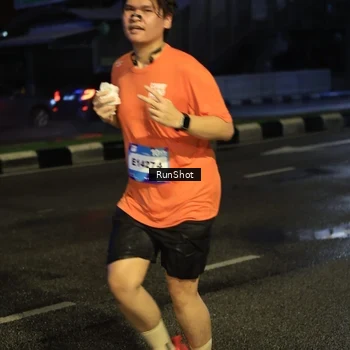 Runner Photo 7908573