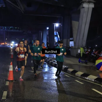 Runner Photo 7908596