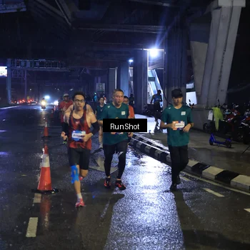 Runner Photo 7908601
