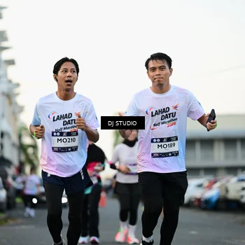 Runner Photo 7908664