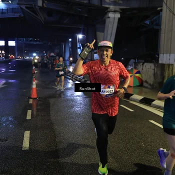 Runner Photo 7908790