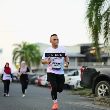Runner Photo 7908796