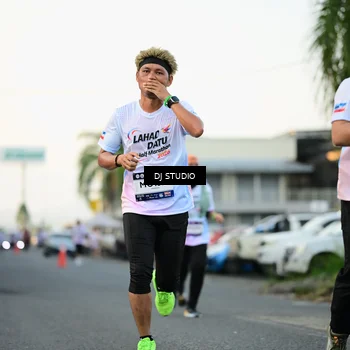 Runner Photo 7909000