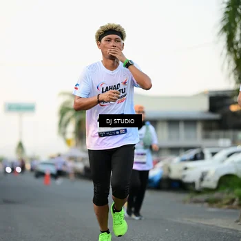 Runner Photo 7909006