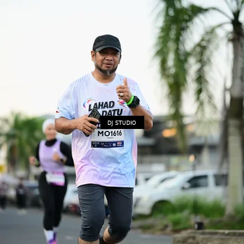 Runner Photo 7909130