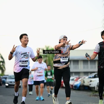 Runner Photo 7909198
