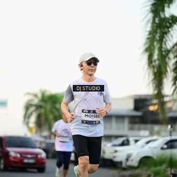 Runner Photo 7909354