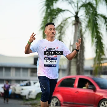 Runner Photo 7909384